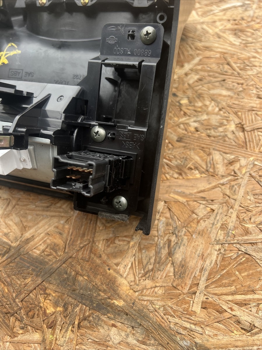 03-05 Infiniti G35 Manual Transmission Shifter Boot Trim Console