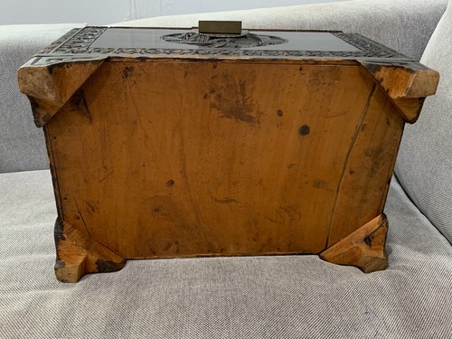 Vintage Antique Chinese Wood Trunk / Box w/ Carved Figured & Flowers Decoration - Picture 12 of 12