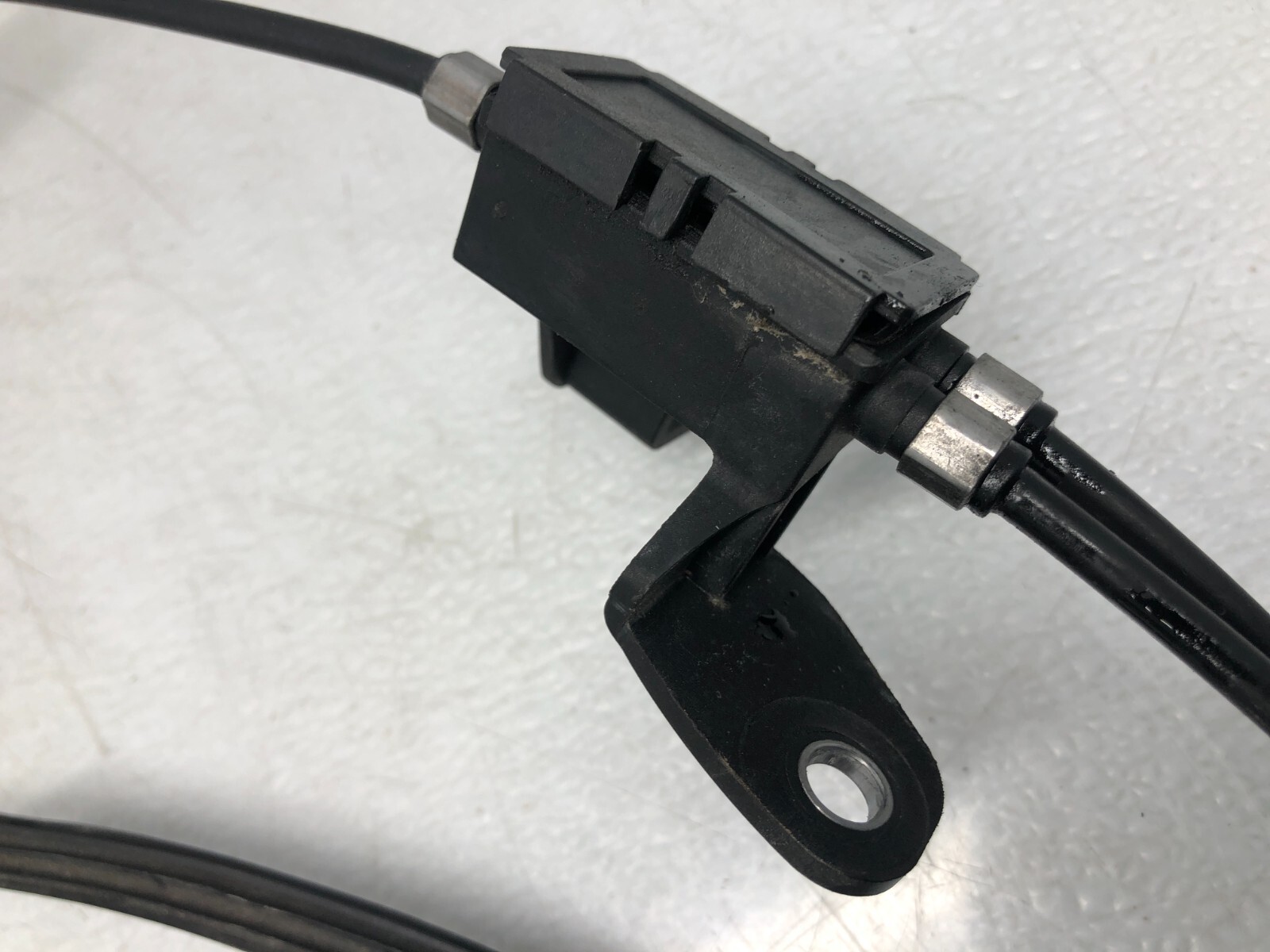 2017-2020 MASERATI LEVANTE FRONT HOOD BONNET OPEN OPENER CABLE LINE OEM
