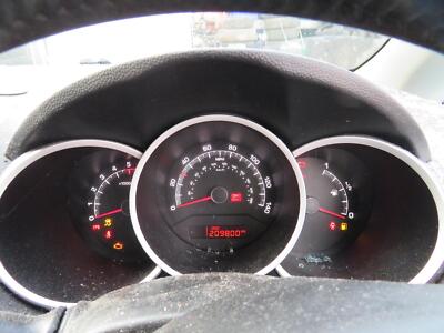 KIA VENGA MK1 2013 REF-B328 / SPEEDO CLOCKS SPEEDOMETER 209800 FREE P&P