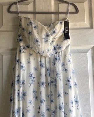 lulus blue and white maxi dress 🦋Lulus White/Blue Floral Chiffon Strapless Sweetheart Slit M Youll always create a Margaret Black Dresses | Satin, Color:Cove Fern