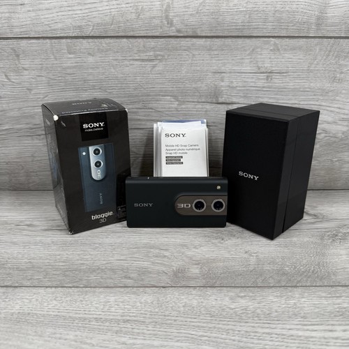 Rare Sony Bloggie 3D Video Cam 8GB