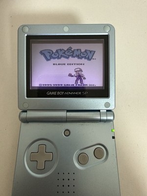 Nintendo Game Boy Advance SP Handheld-Spielkonsole mit Ladekabel