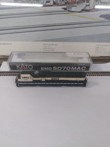 KATO SD70MAC BNSF 9782 176-6301 | Zustand: Used