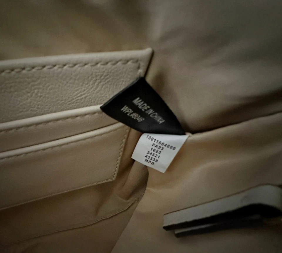 Bolso Bandolera INC International Concepts Crema $199 Bolso de Hombro con Anillo Dorado Foto 4 de 4