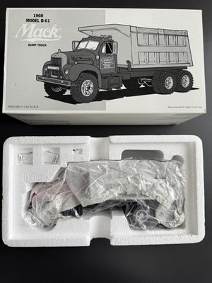 First Gear 19-1973 1960 Model B-61 Mack Dump Truck / Muldenkipper 1:34