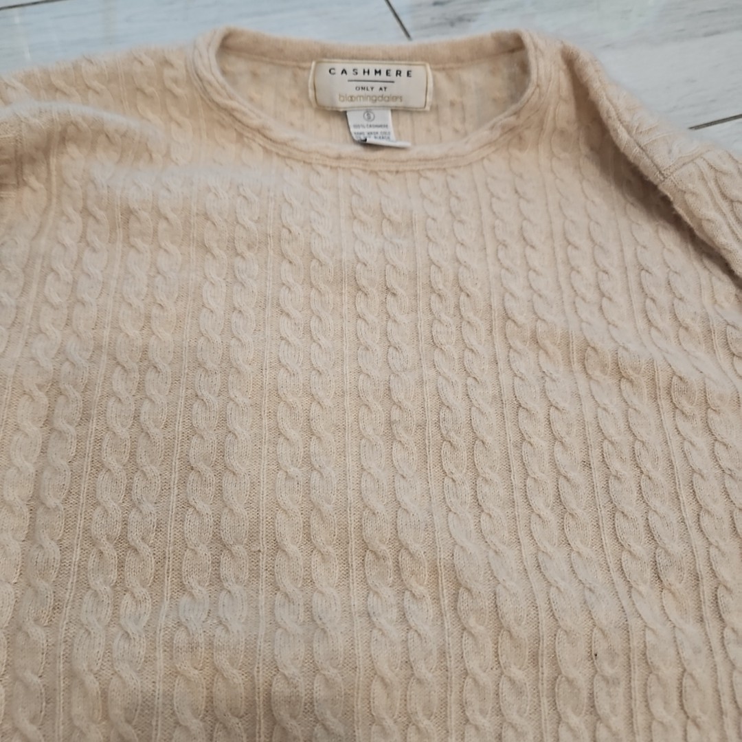 Sweater - image 2