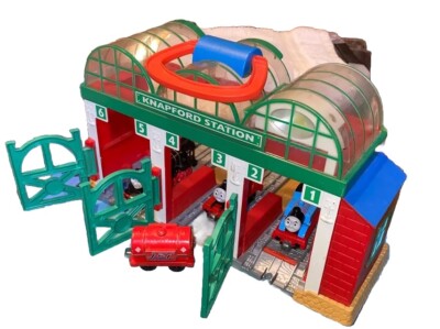 Thomas the Train Take n Play Knapford Station Playset Toy 2009 Gullane Tracks