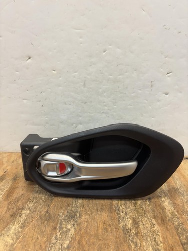 14 15 16 17 JEEP CHEROKEE Inside Door Handle Lh-f SEE PICTURES OEM: - 68227251AA - Picture 3 of 6
