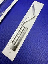 Logo Badge Emblème Monogramme Electric Véhicule MITSUBISHI ÉCLIPSE CROSS OEM