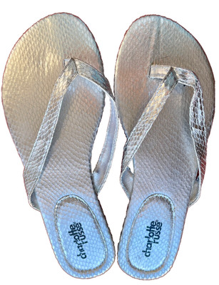 CHARLOTTE RUSSE Vintage Y2K Silver SNAKESKIN Embossed FLATS Size 6.5