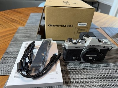 OM SYSTEM OM-3 Mirrorless Camera with extras - Low shutter count: 1716