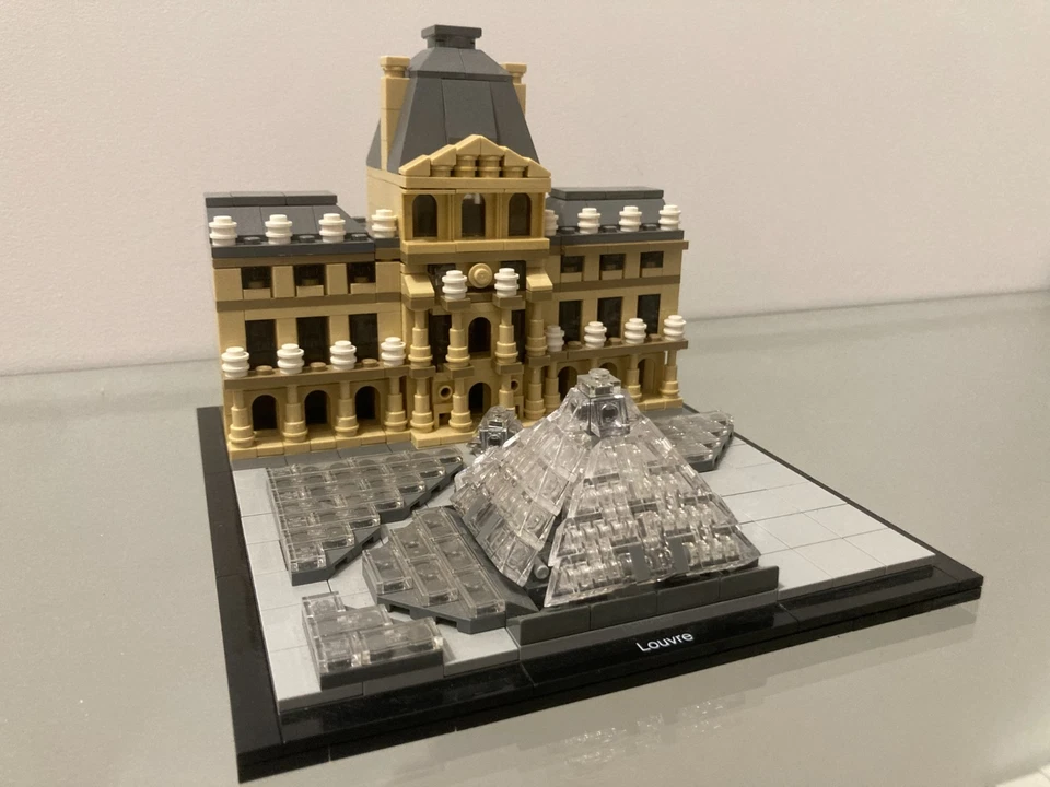 Lego architecture 21024 musée Louvre pyramide Paris Set lego officiel collector - Photo 3/4