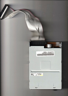 TEAC FD-235HF A2789 - IDE DISK-Laufwerk  für  1,44MB Disketten -  mit Kabel