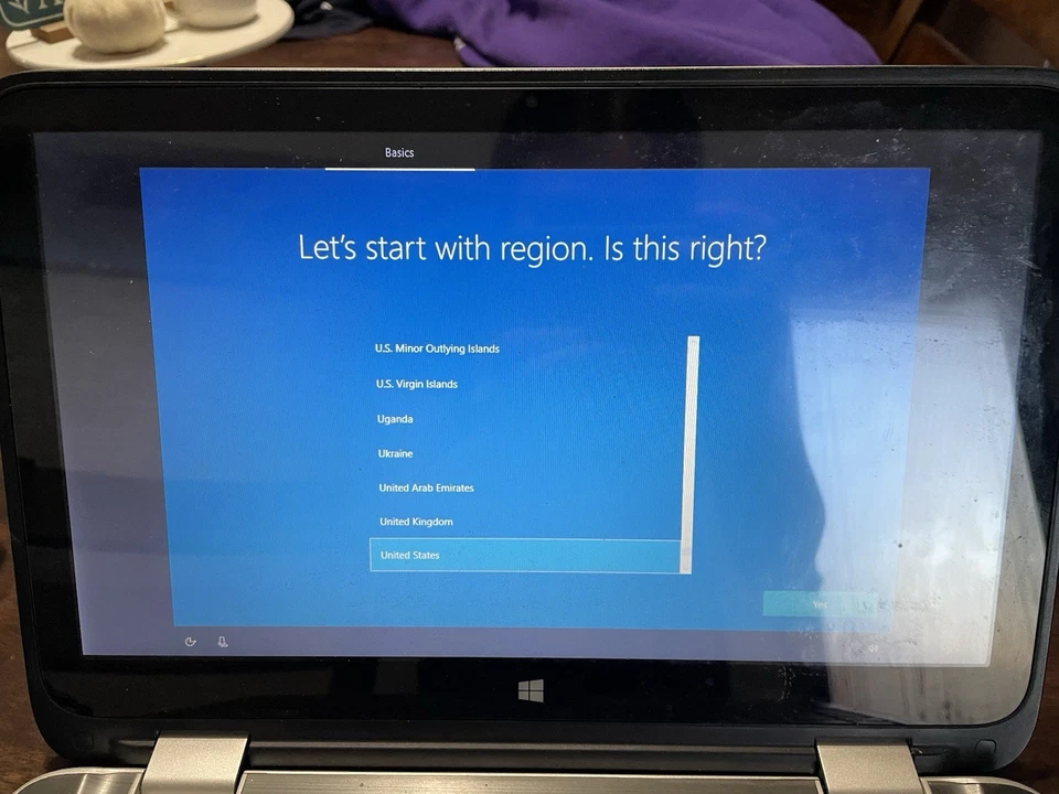 Portátil HP Pavilion con pantalla táctil plateado con Beats Audio Foto 3 de 4