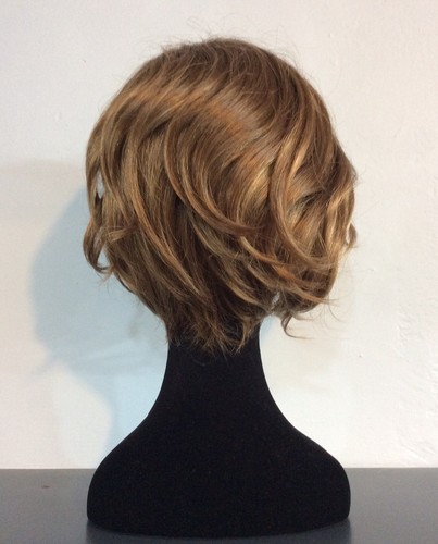 Iris Wavy Bob Wig Lotus Sentoo Collection Sandalwood Root Lace Monofilament BNIB - Picture 3 of 5