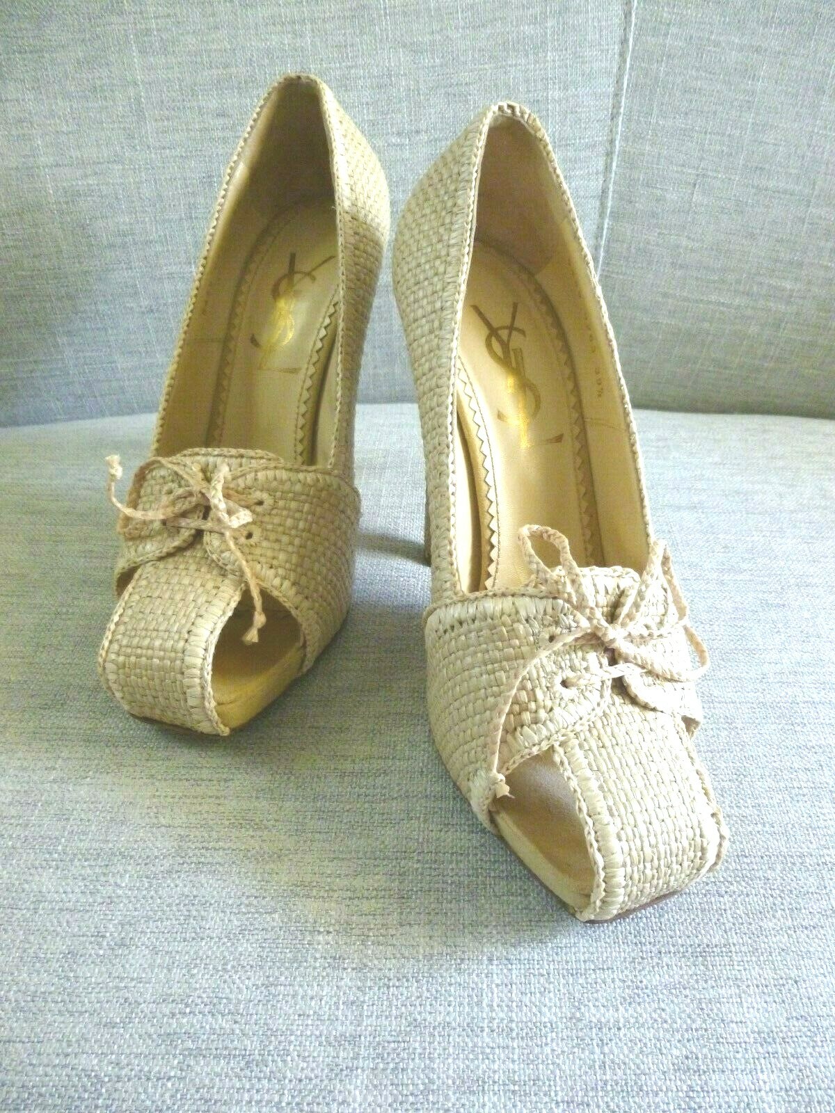 Yves Saint Laurent décolleté con fiocco in rafia crema taglia 39 1 2 (US 10)