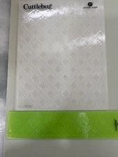 Cuddlebug Provo Craft A2 Embossing Folder Palm Leaves and Border