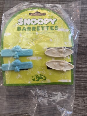 Set Of 2 Vintage Aviva Snoopy Barrettes For Hair Marked 1965 New Old Stock