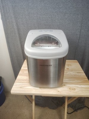 Frigidaire 26lb Countertop Ice Maker - Stainless Steel (EFIC130-SS), Works great