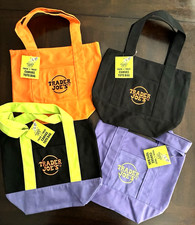 TRADER JOES  SET OF 4  HALLOWEEN TRICK OR TREAT MINI CANVAS TOTE BAGS  NEW 