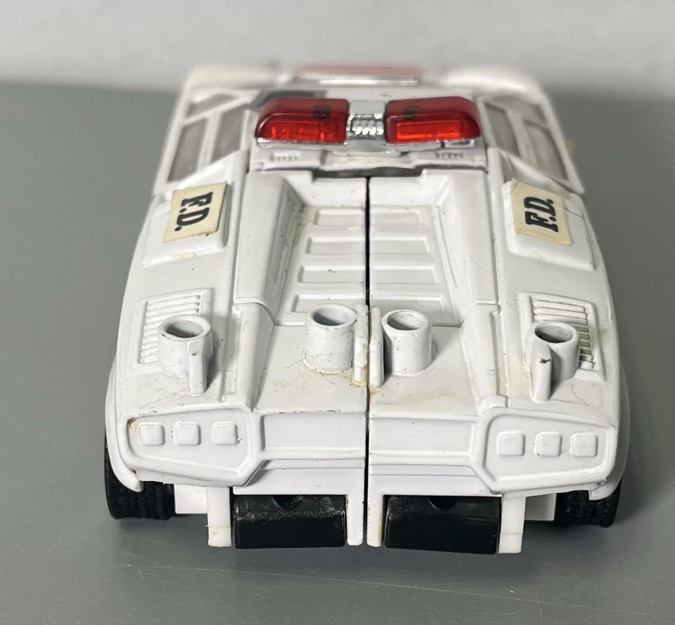 Transformers G1 Autobot “Red Alert” 2002 - Image 3 of 4