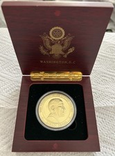 BARACK OBAMA CHALLENGE COIN GOLD w WOOD BOX PRESIDENT EAGLE US FLAG DEMOCRAT