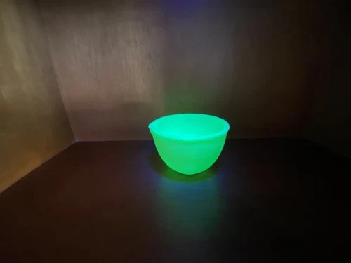 Vintage McKee Jadeite Uranium Glass Small Mixing Bowl 4.5" Pour Spout Depression