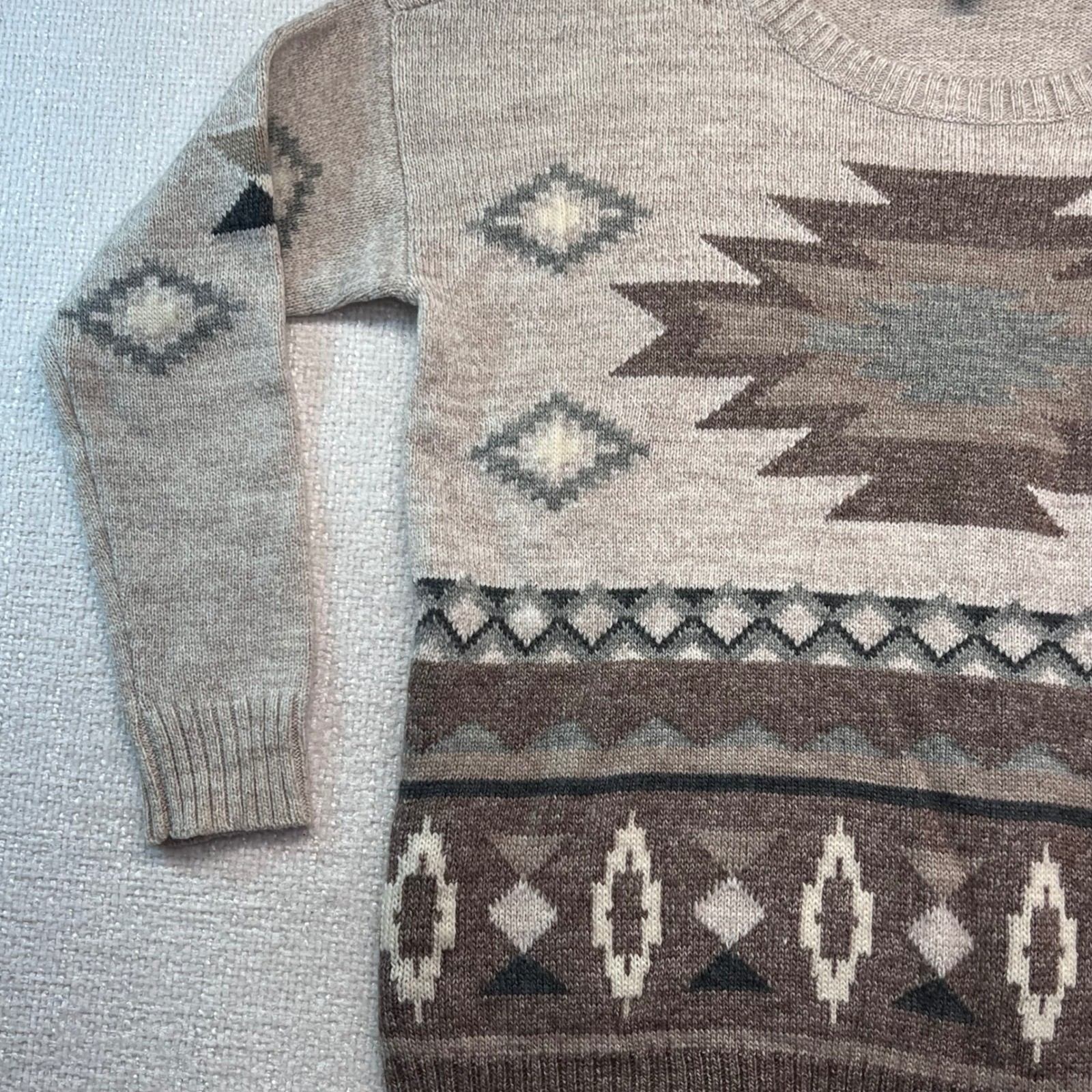 American Eagle Aztec Geometric Pattern Crew Neck … - image 5