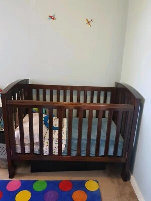 boori cot and change table