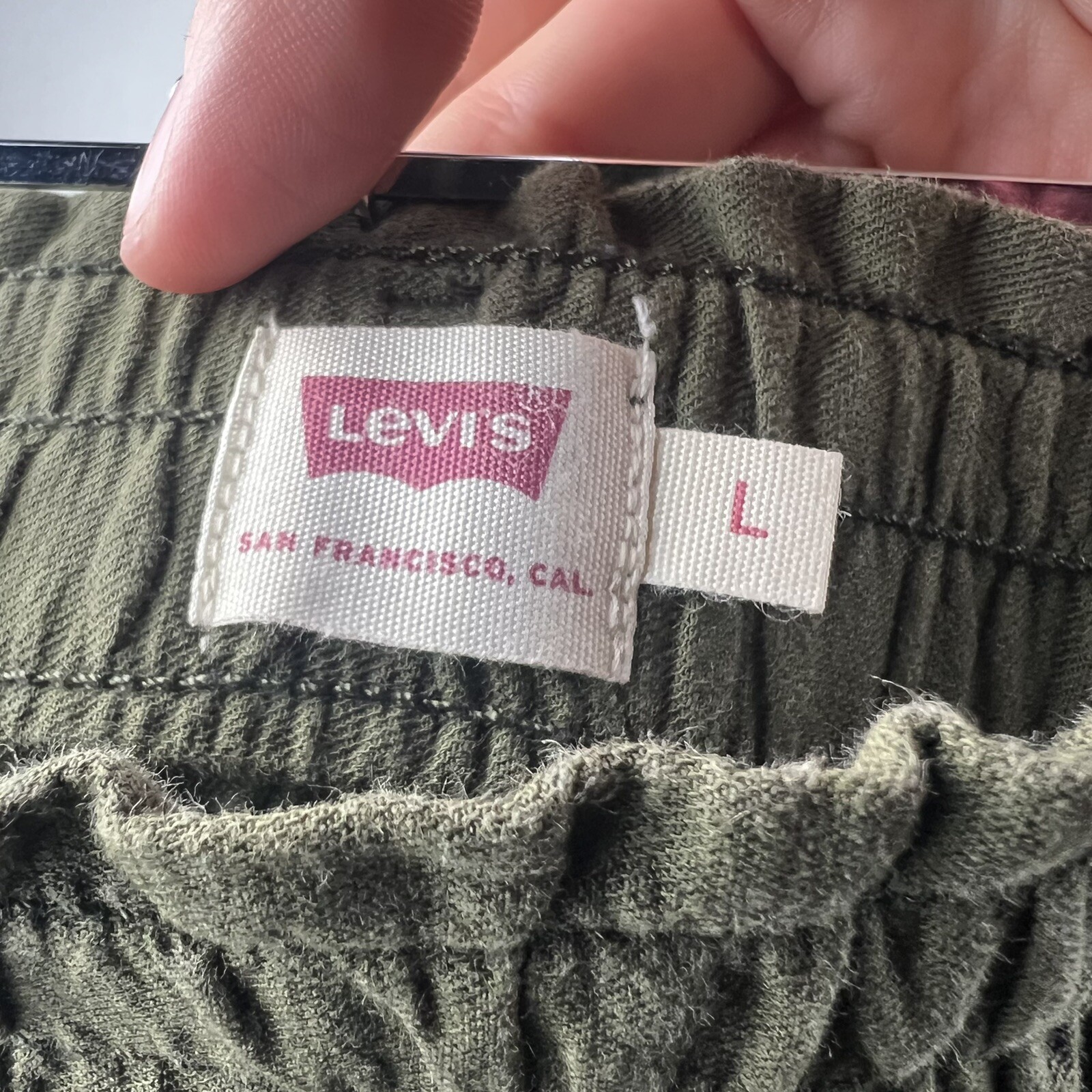 Levi’s High Waisted Cargo Pants in Olive Size Large Gem