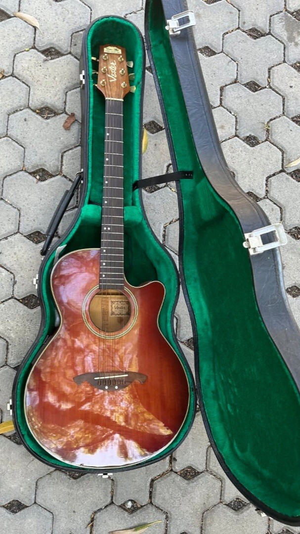 Vester Custom Shop VSS 567 Cutaway acoustic / electric guitar with