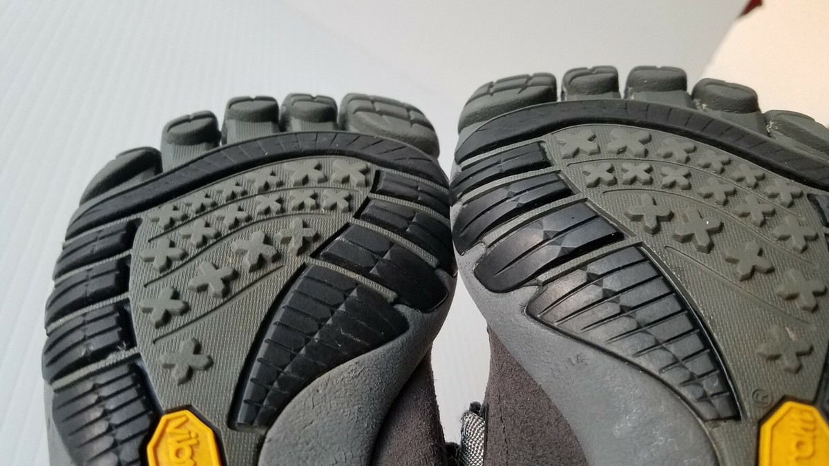 VIBRAM FiveFingers W4485 Black Women's Shoes 6.5 / 36