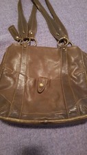 Borsa a tracolla/tote bag Caterina Luchi grande in pelle con ciottoli di oliva