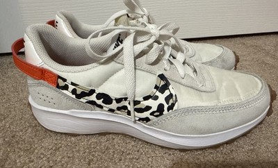 Nike Leopard Waffle Debut White Swoosh Women s Size 6