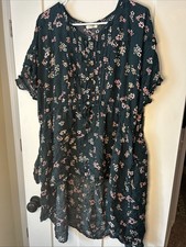 Women Green Floral Dress Top With Flowy Back Size 2 Workwear