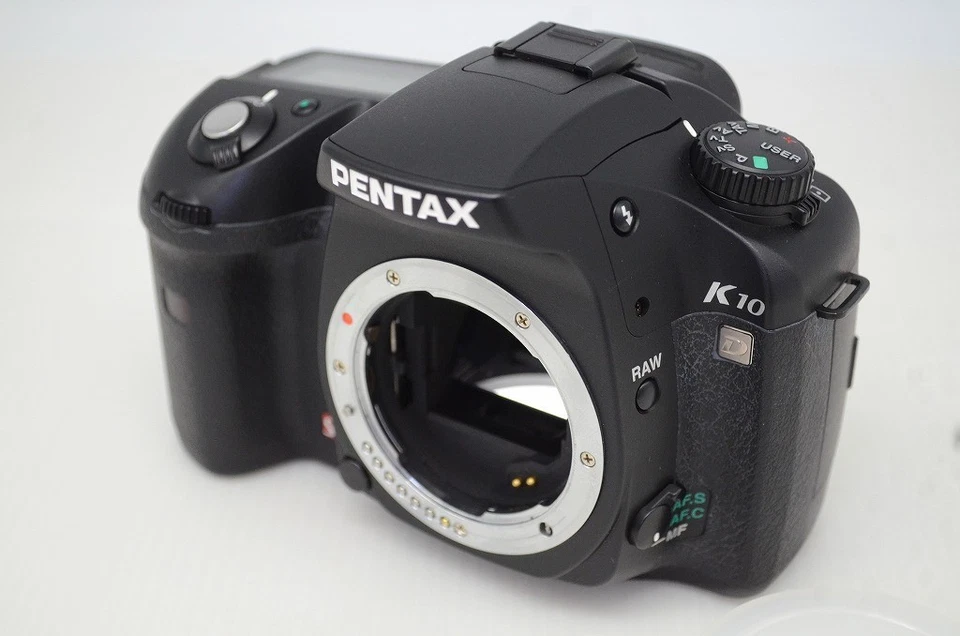 [1,870 shots] PENTAX K10D 10.2MP Digital SLR Camera Black Body Only #251111f - Image 2 of 4