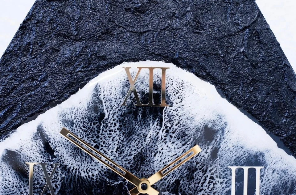 Professional Handmade Epoxy Wall Clock – Modern Design, Silent Quartz - Image 3 of 4