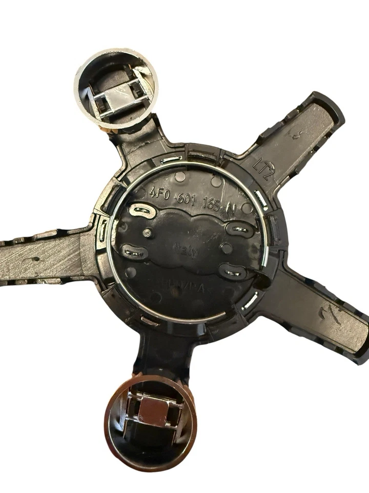 Tapacubos de llantas de aleación negra 4 x 150 mm 4F0601165N Foto 2 de 4