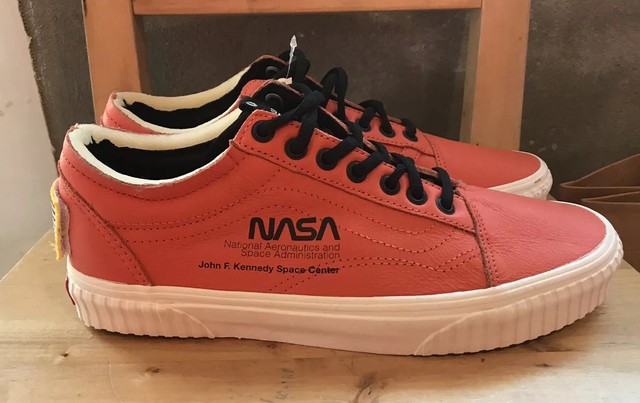 vans nasa old skool orange