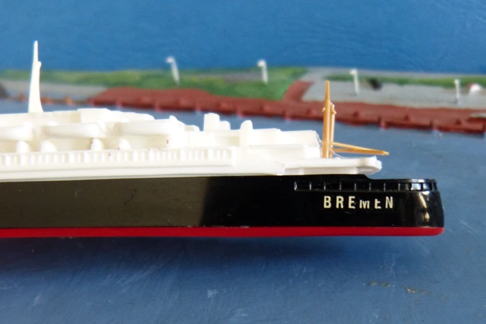 Wiking Kunststoff Modell 1 : 1250 Kreuzfahrtschiff Bremen Norddeutscher Lloyd - Bild 2 von 4