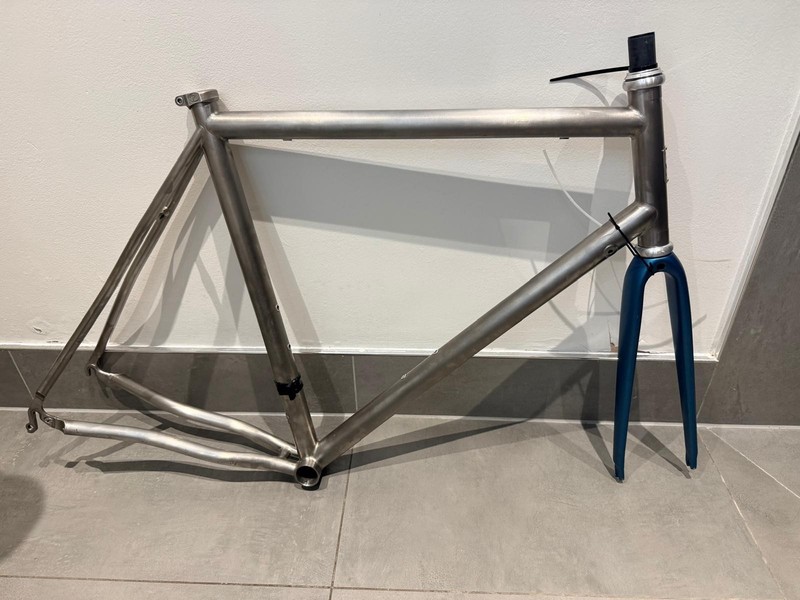Seven Axiom Sl Frameset