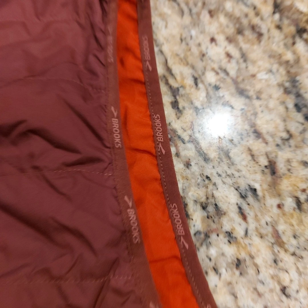 BROOKS Men's Run Happy Running Vest 2XL Purple/Rust Zip-Up Lightweight Packable - product detail image 5