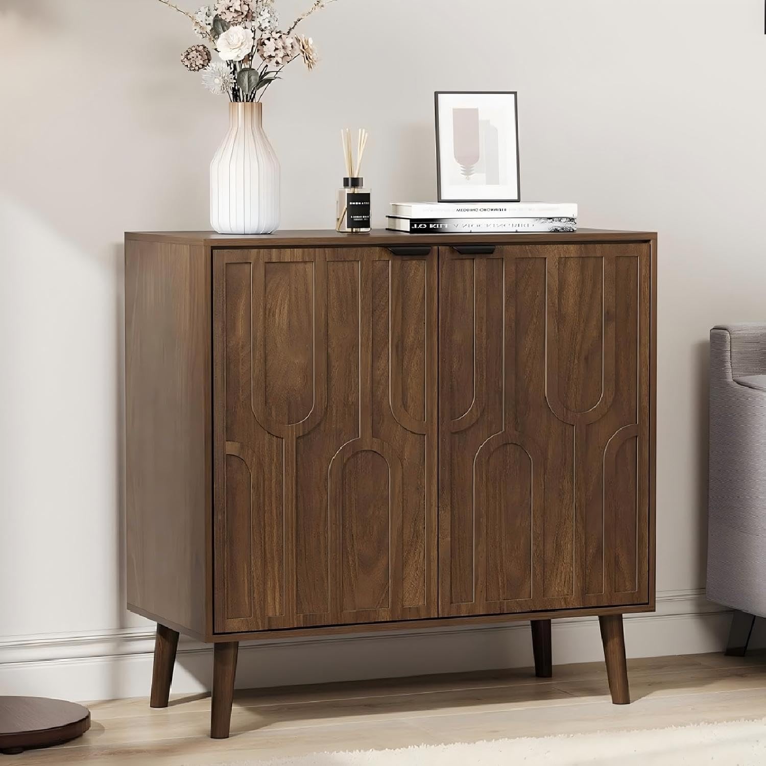 Elegant Fluted U-Shaped Door Sideboard Buffet Cabinet