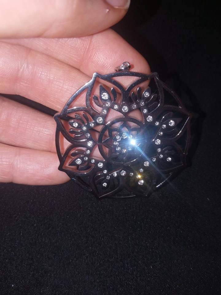 Anhänger Energetix Lotus-Blüte Edelstahl, Magnet, Magnetschmuck, weiße Kristalle - Bild 4 von 4