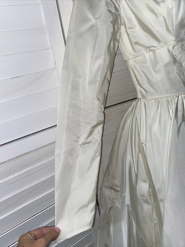 Vintage 50's Off White Tiered Taffeta Lace Wedding Dress Gown Small Union Made - Image 4 of 4