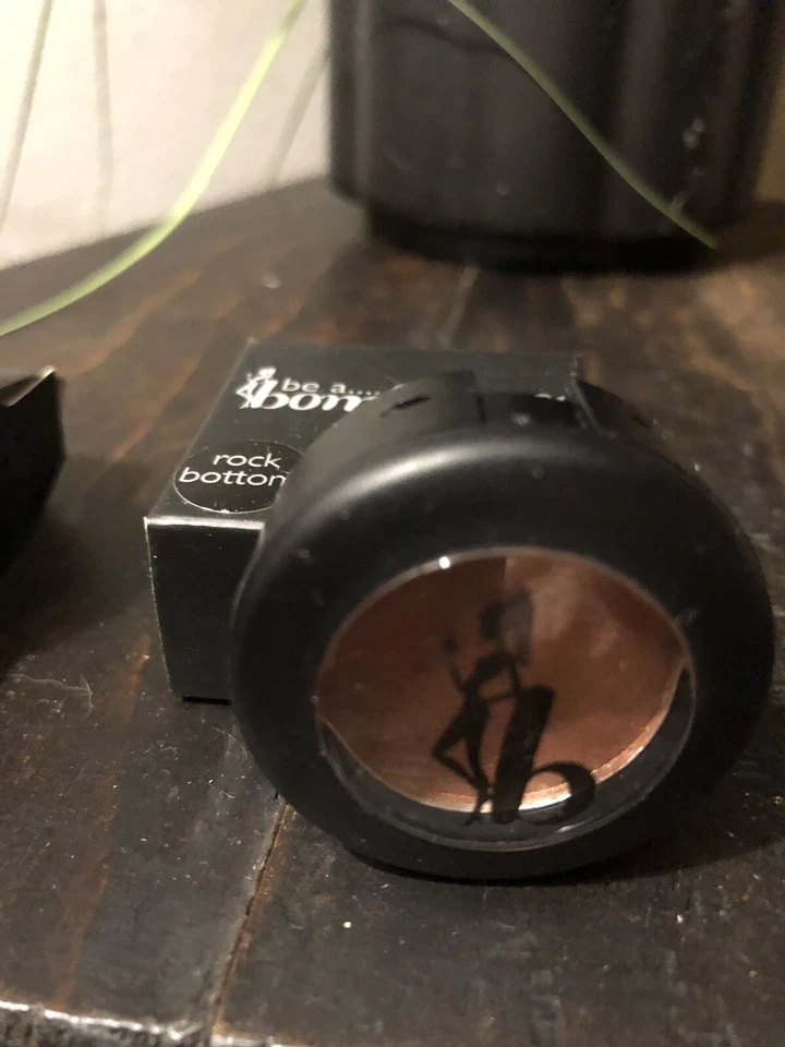 U PICK be a bombshell EYE SHADOW 0.5 oz - Image 2 of 4