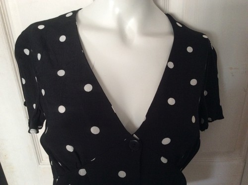 ZARA Black & White Polka Dot V-Neck Short Sleeve Top Size USXS fit 8-10 - Picture 2 of 4