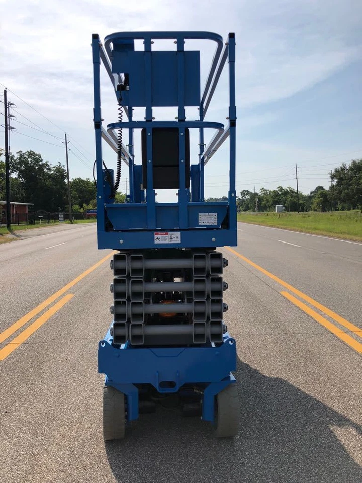 Elevador de tijera eléctrico GENIE 3232 *GARANTÍA RESTAURADA* - DISTRIBUIDOR es decir JLG SKYJACK Foto 3 de 4