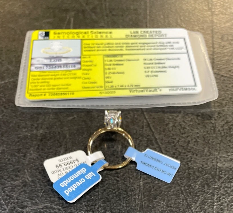 2-3/4 CT TW. Anillo de compromiso solitario de diamantes cultivados en laboratorio certificado ovalado 14K VS1 Foto 4 de 4